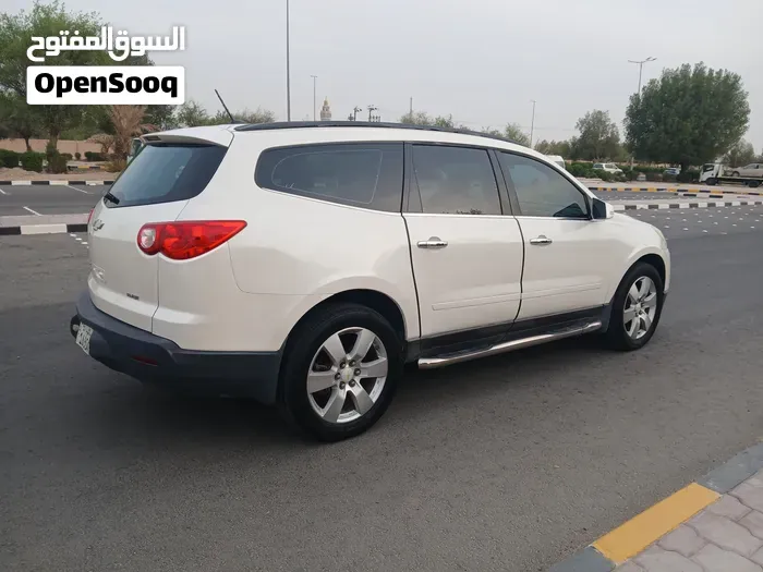Chevrolet Traverse 2011 photo 3