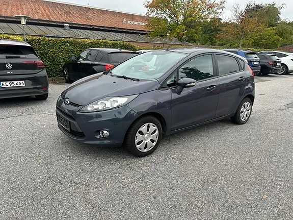 Ford Fiesta 2012 photo 2