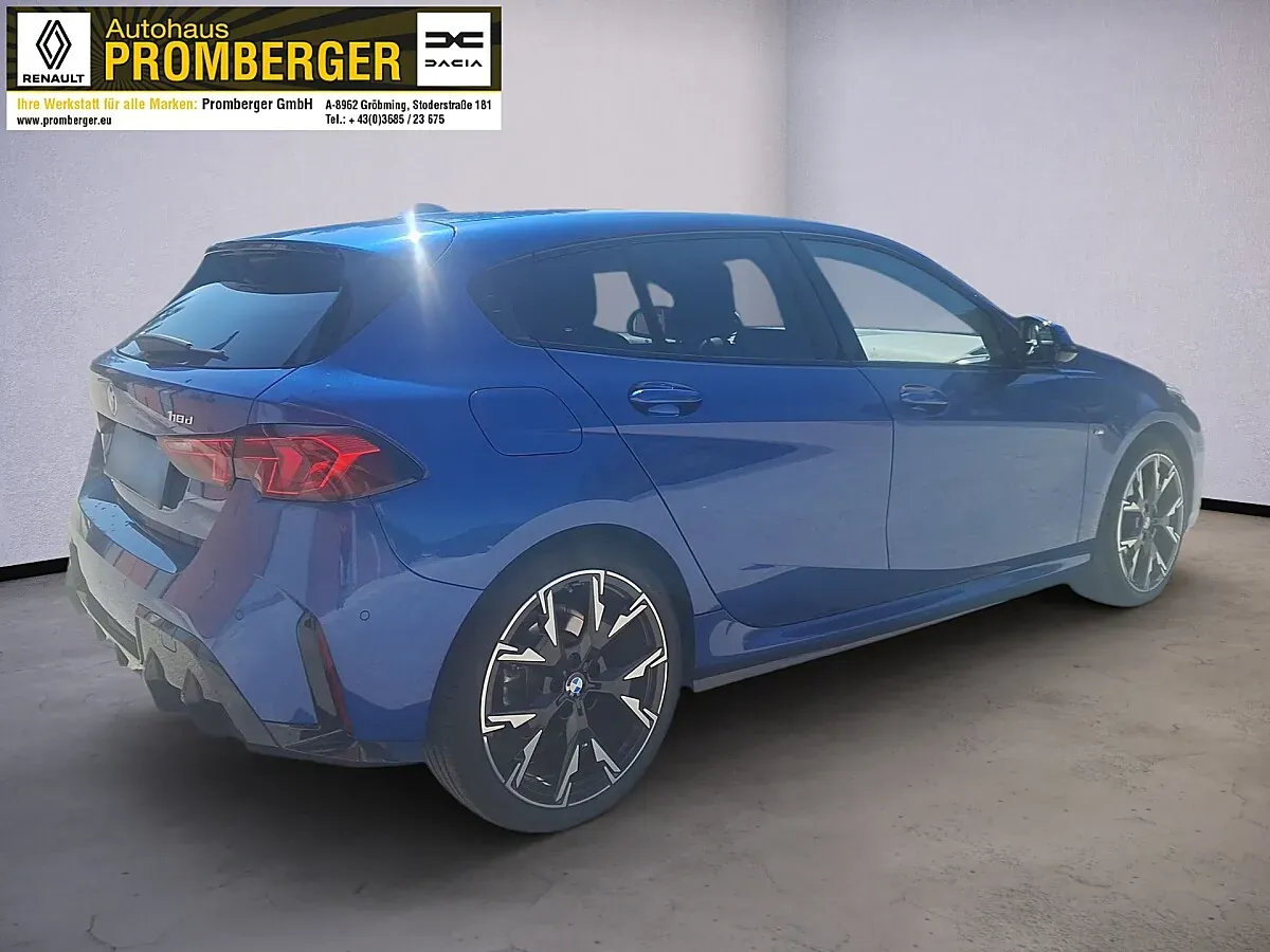 BMW 1 Series 2025 photo 3