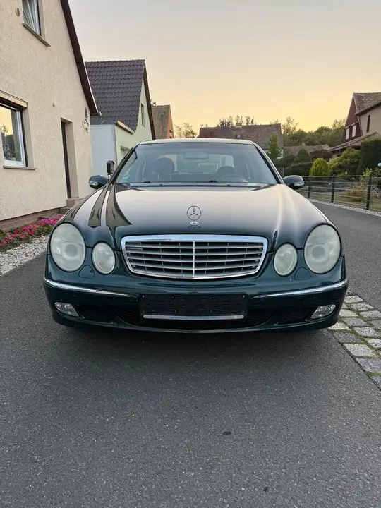 Mercedes-Benz W211