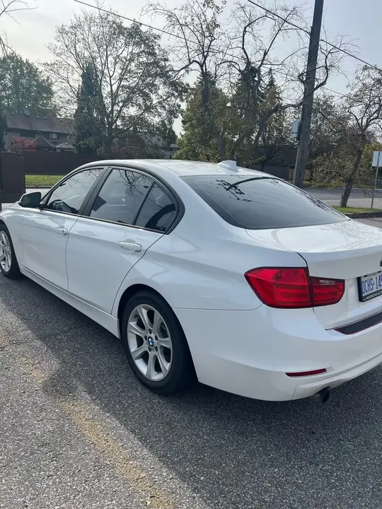 BMW 3 Series 2012 photo 2
