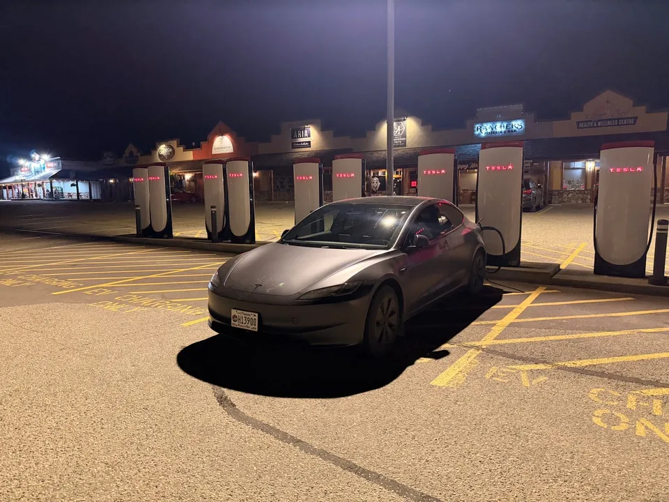 Tesla Model 3 2026 photo 2