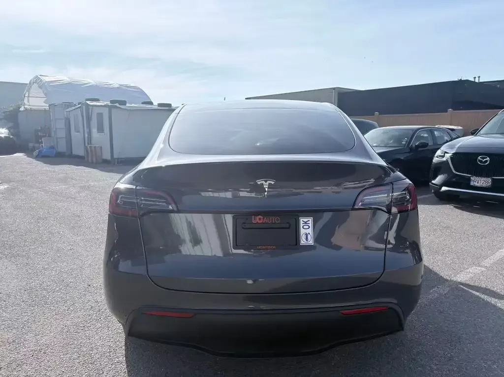 Tesla Model Y 2023 photo 5