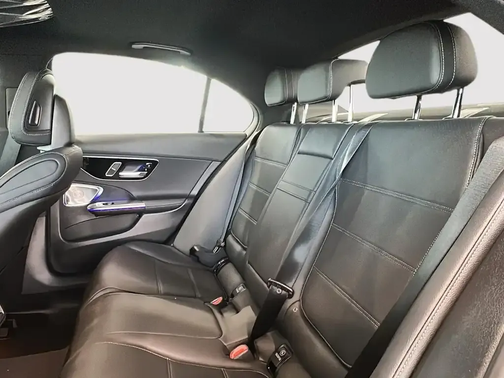 Mercedes-Benz C-Class 2026 photo 4
