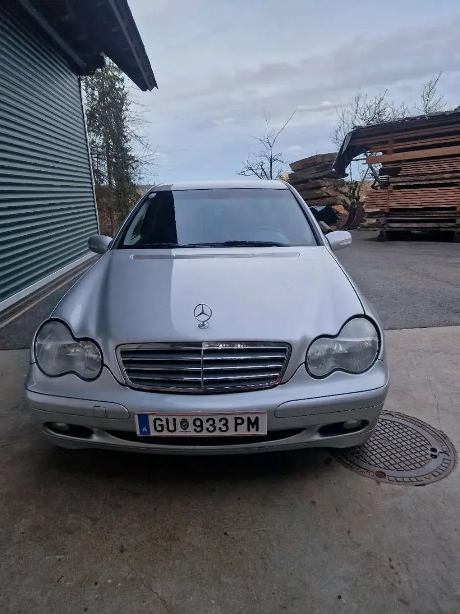 Mercedes-Benz C-Class 2003 photo 3