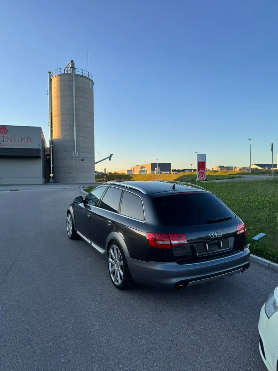 Audi A6 Allroad 2010 photo 2