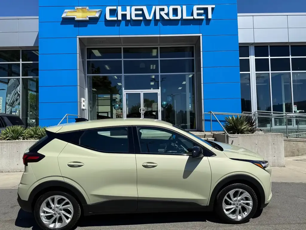 Chevrolet Bolt 2027 photo 3