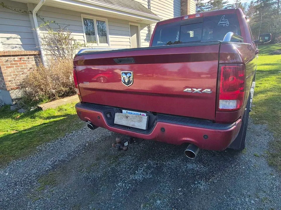 Dodge Ram 1500 2011 photo 3