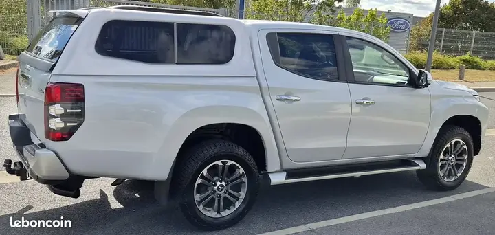 Mitsubishi L200 2019 photo 2