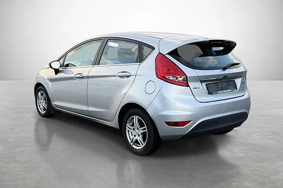 Ford Fiesta 2011 photo 4