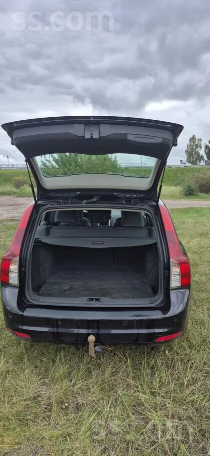 Volvo V50 2011 photo 2
