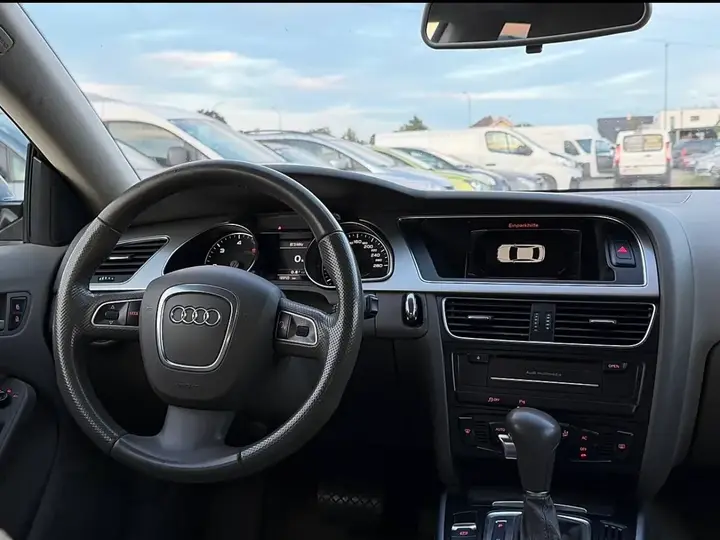 Audi A5 2011 photo 3