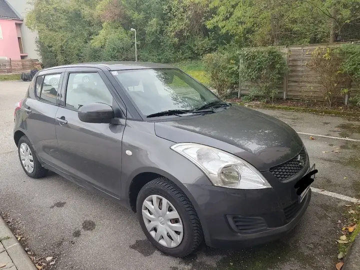 Suzuki Swift 2011 photo 2