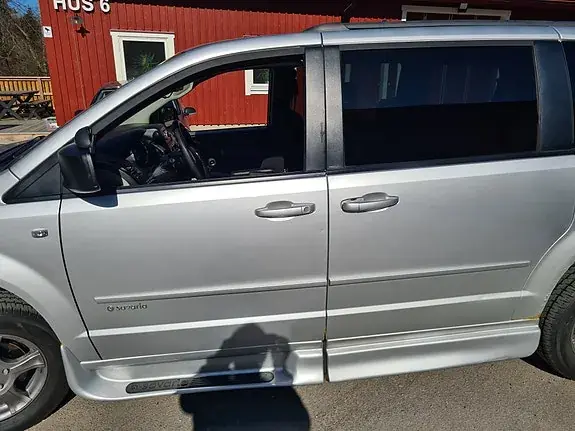 Dodge Grand Caravan 2011 photo 2