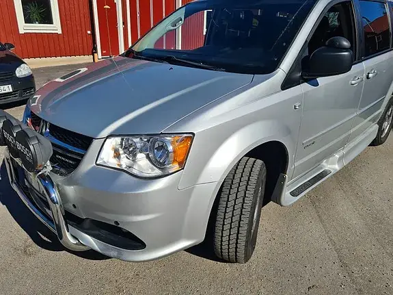 Dodge Grand Caravan 2011 photo 3