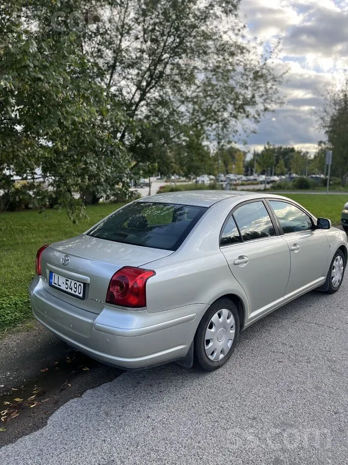 Toyota Avensis 2005 photo 2