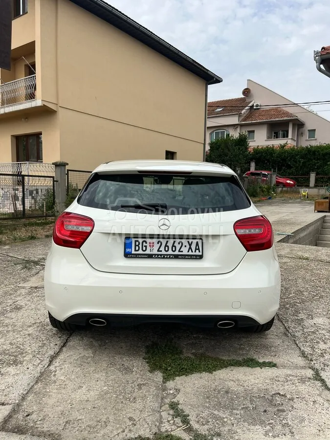 Mercedes-Benz A 200 2012 photo 4