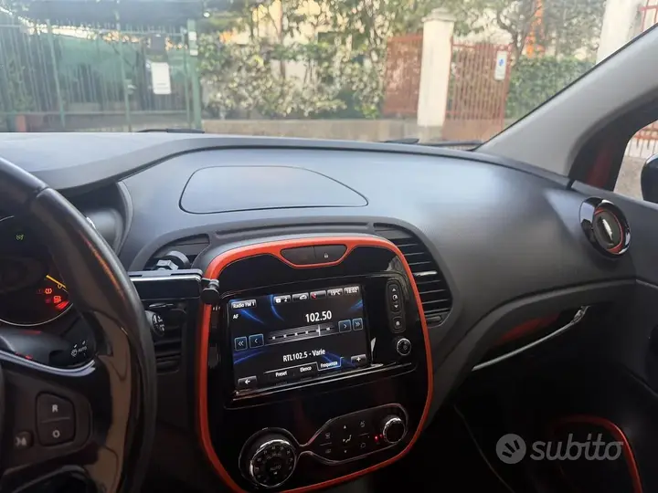 Renault Captur 2015 photo 2