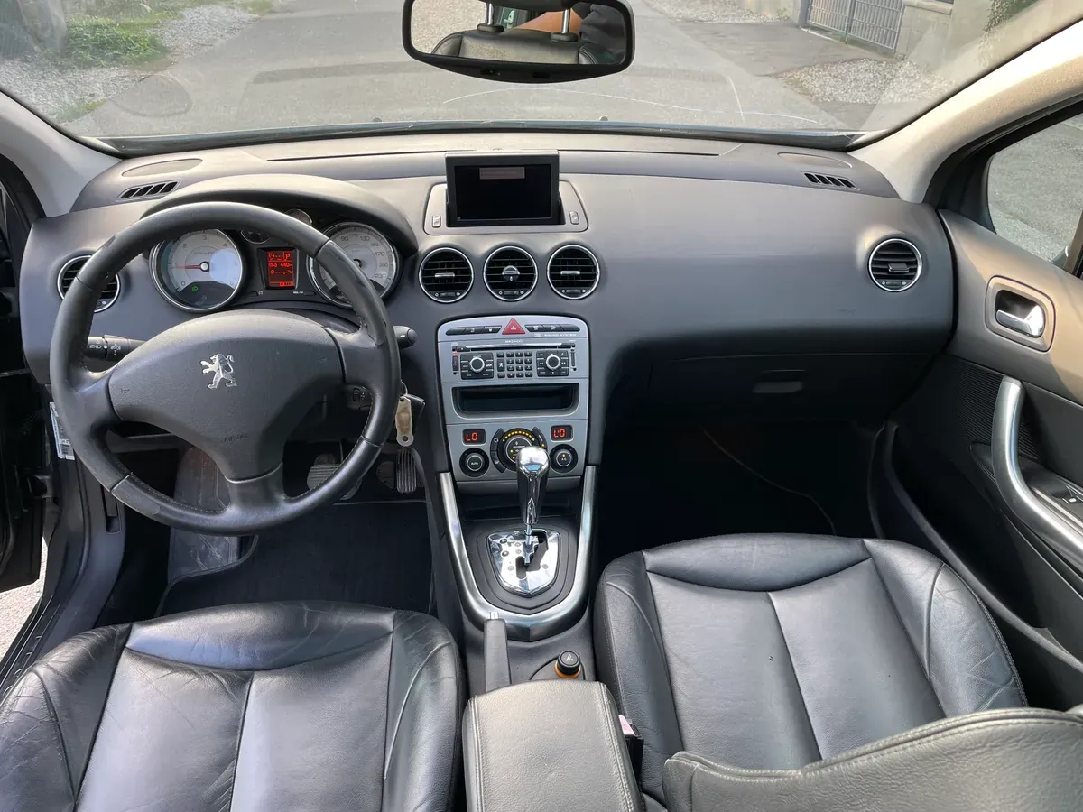 Peugeot 308 2008 photo 2