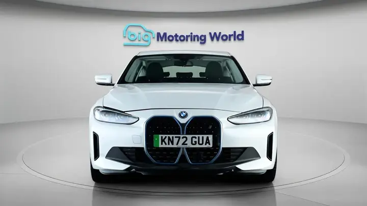 BMW I4 2022 photo 3