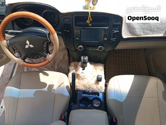 Mitsubishi Pajero 2010 photo 4