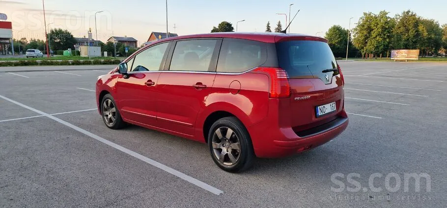 Peugeot 5008 2011 photo 3
