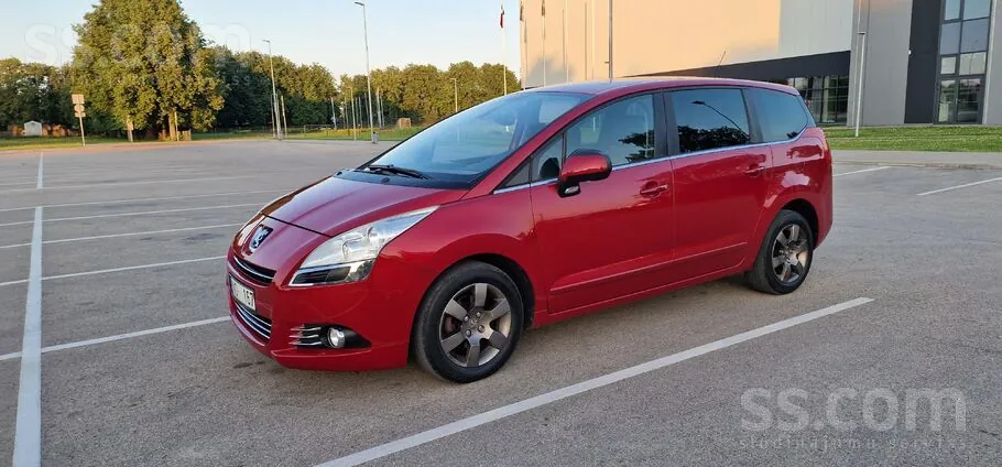Peugeot 5008 2011 photo 2