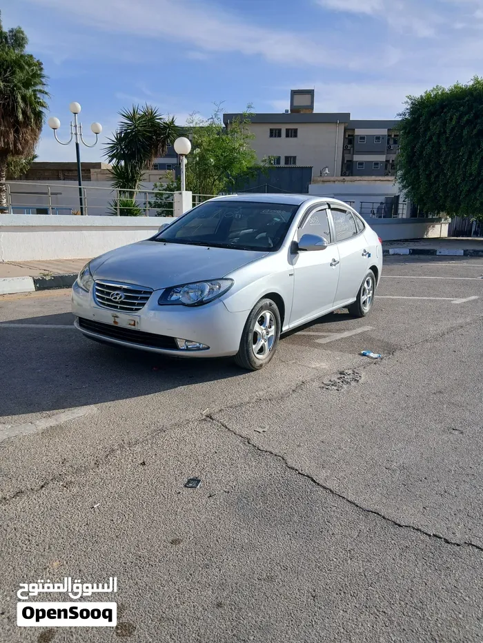 Hyundai Avante 2010 photo 2