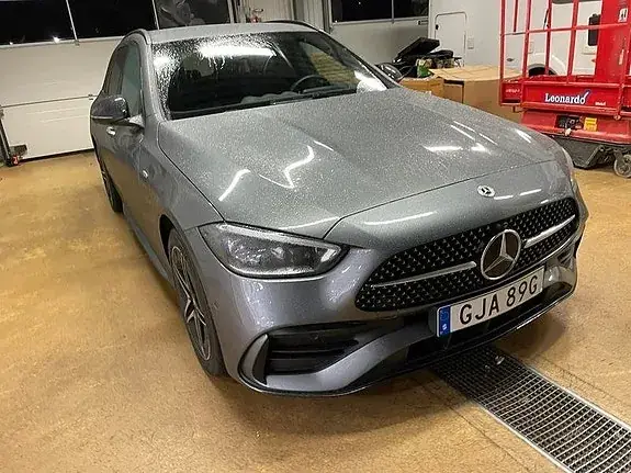 Mercedes-Benz C 300 E 2025 photo 2