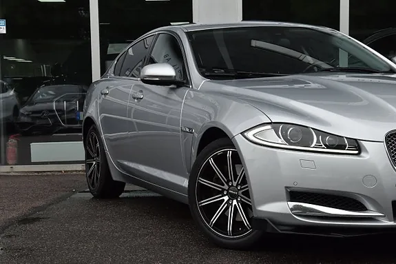 Jaguar Xf 2012 photo 4