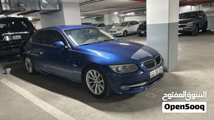 BMW 3 Series 2011 photo 2