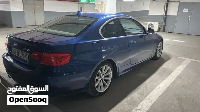 BMW 3 Series 2011 photo 4