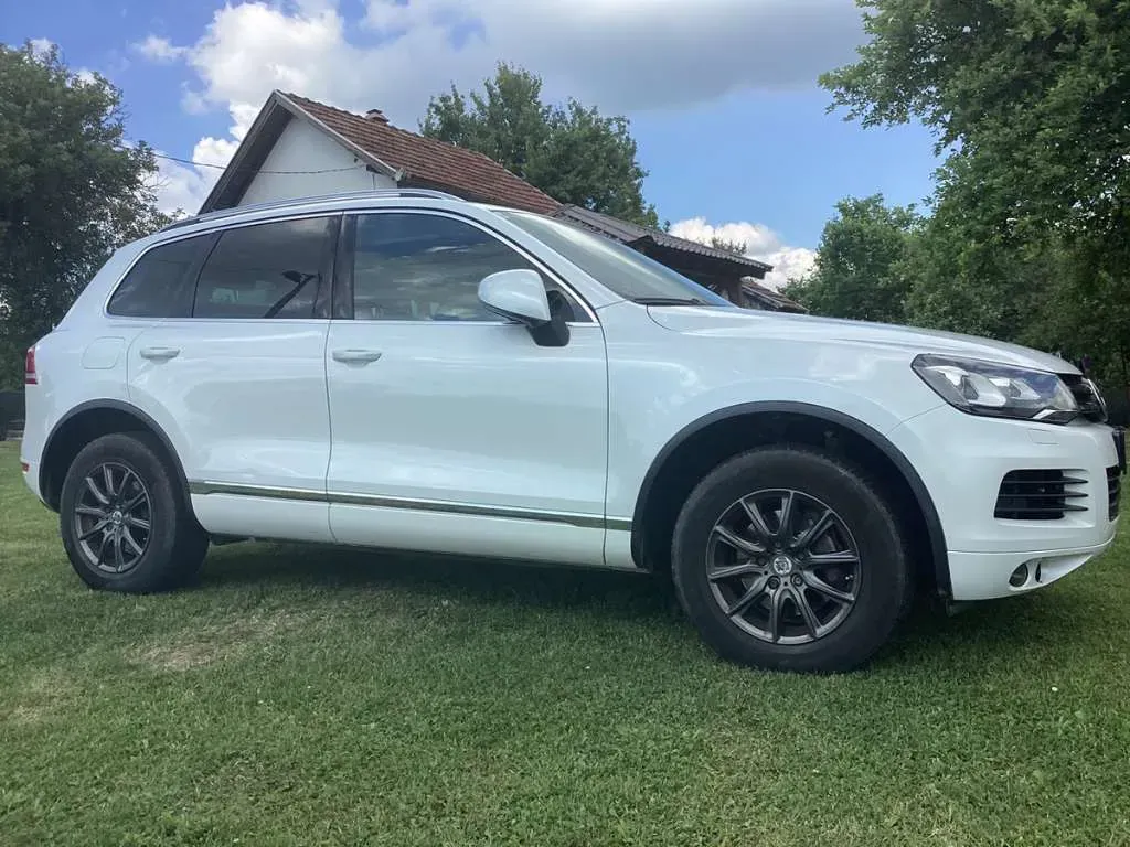 Volkswagen Touareg 2014 photo 2