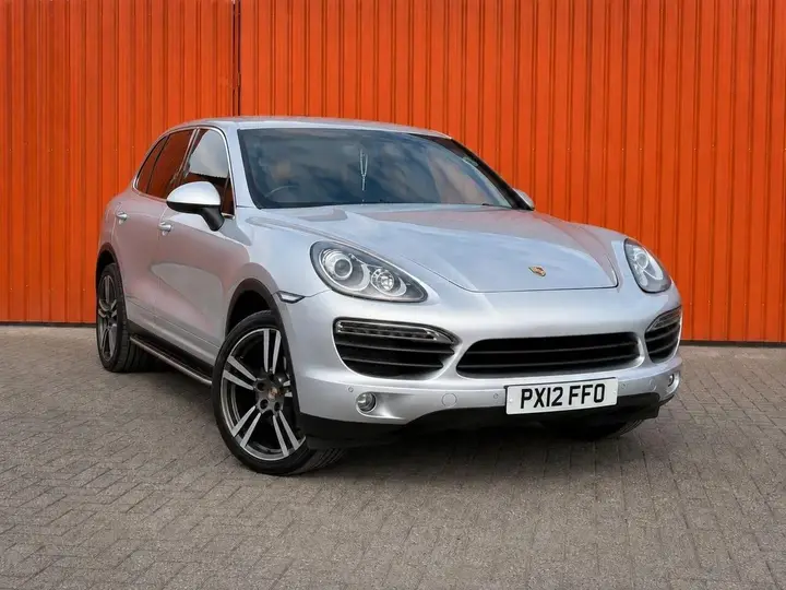 Porsche Cayenne 2012 photo 2