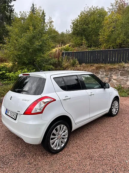 Suzuki Swift 2012 photo 4