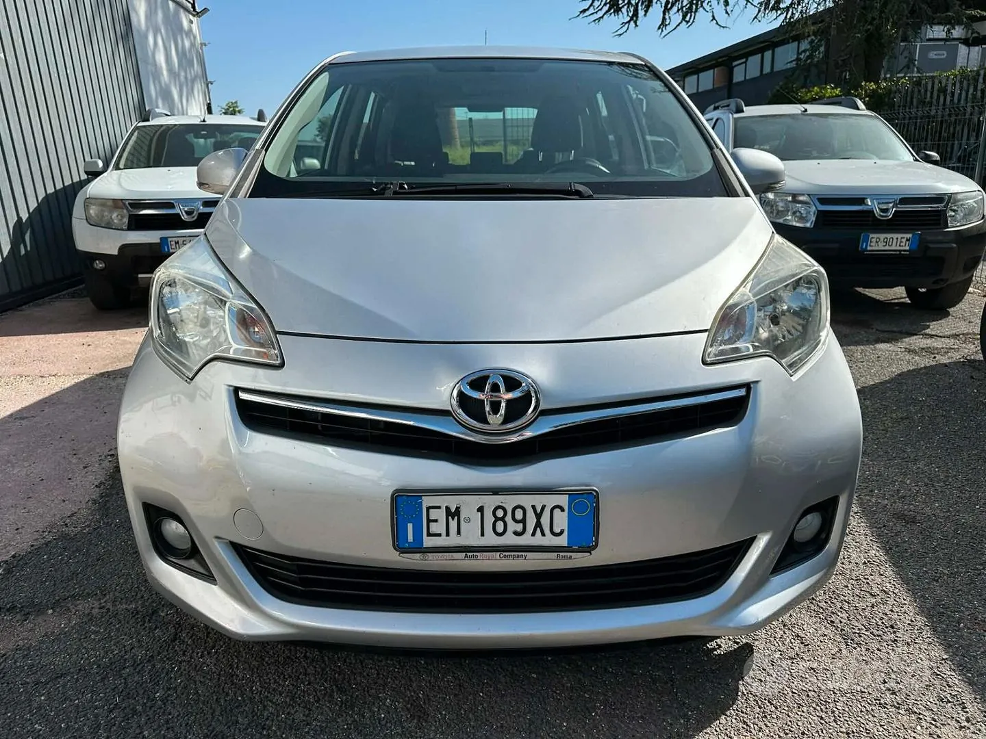 Toyota Verso-S 2012 photo 2