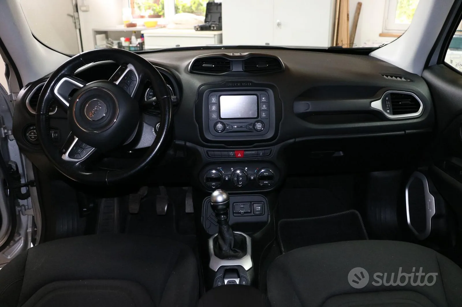 Jeep Renegade 2015 photo 4
