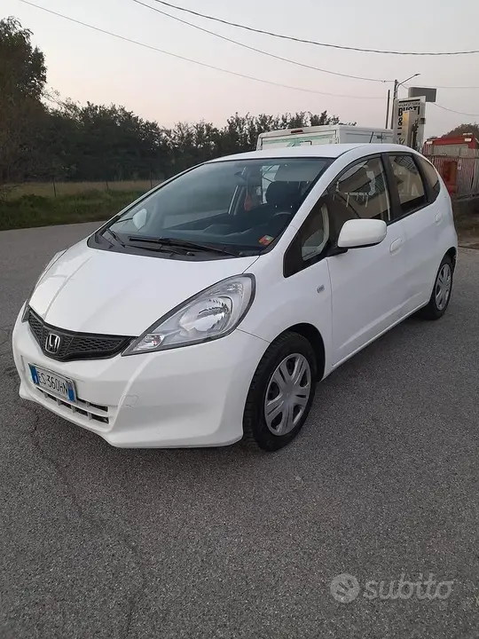 Honda Jazz 2013 photo 2