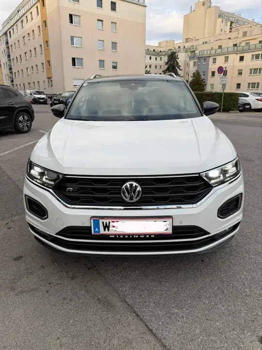 Volkswagen T-Roc 2020 photo 2