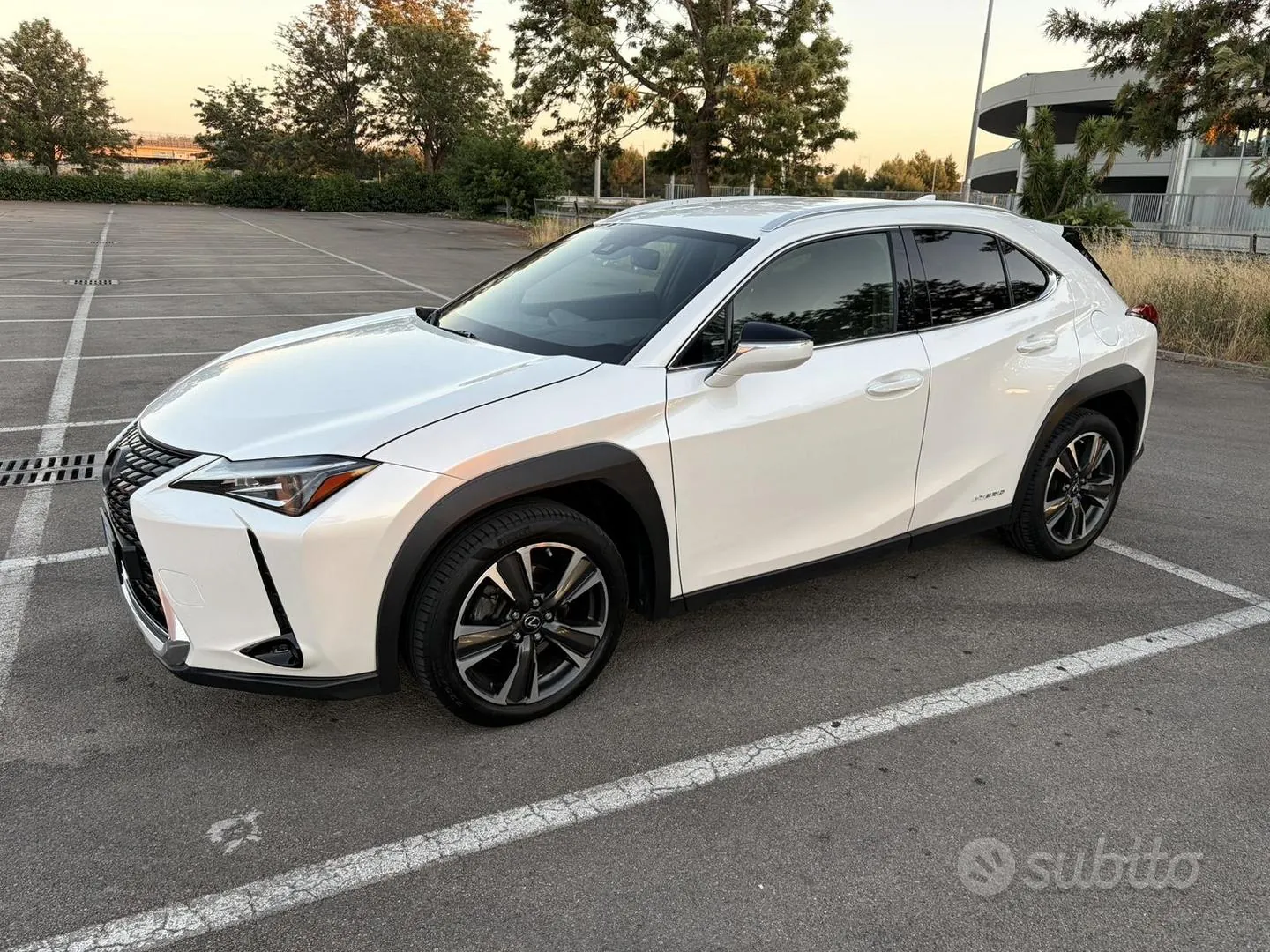 Lexus Ux 2019 photo 2