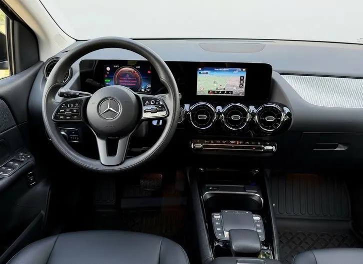 Mercedes-Benz B-Class 2020 photo 2