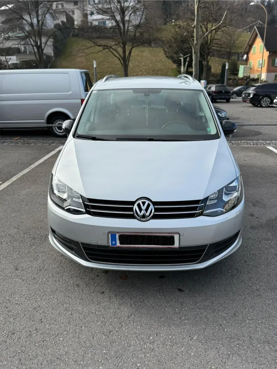 Volkswagen Sharan 2012 photo 2