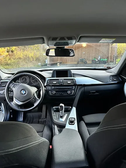 BMW 320I 2015 photo 4