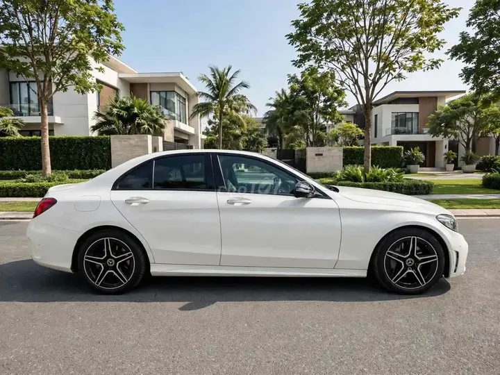 Mercedes-Benz C300 2020 photo 3