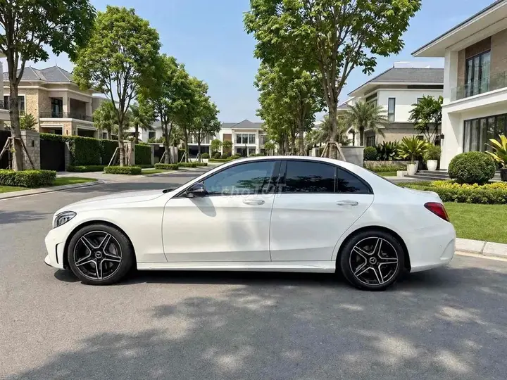Mercedes-Benz C300 2020 photo 4