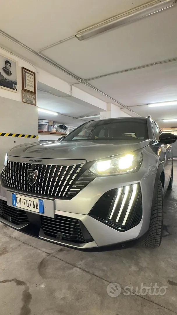 Peugeot 2008 2024 photo 3