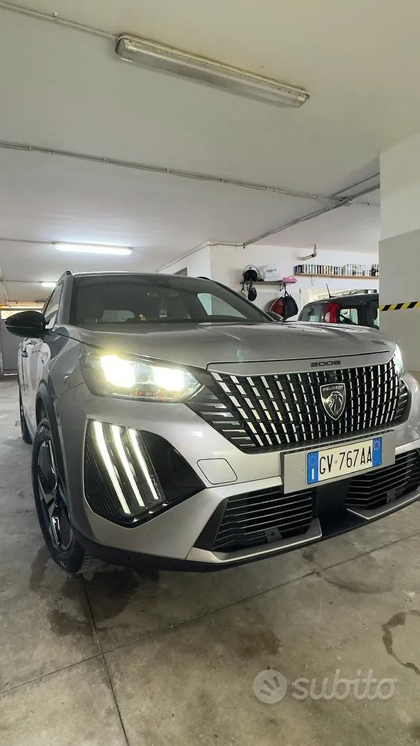 Peugeot 2008 2024 photo 2