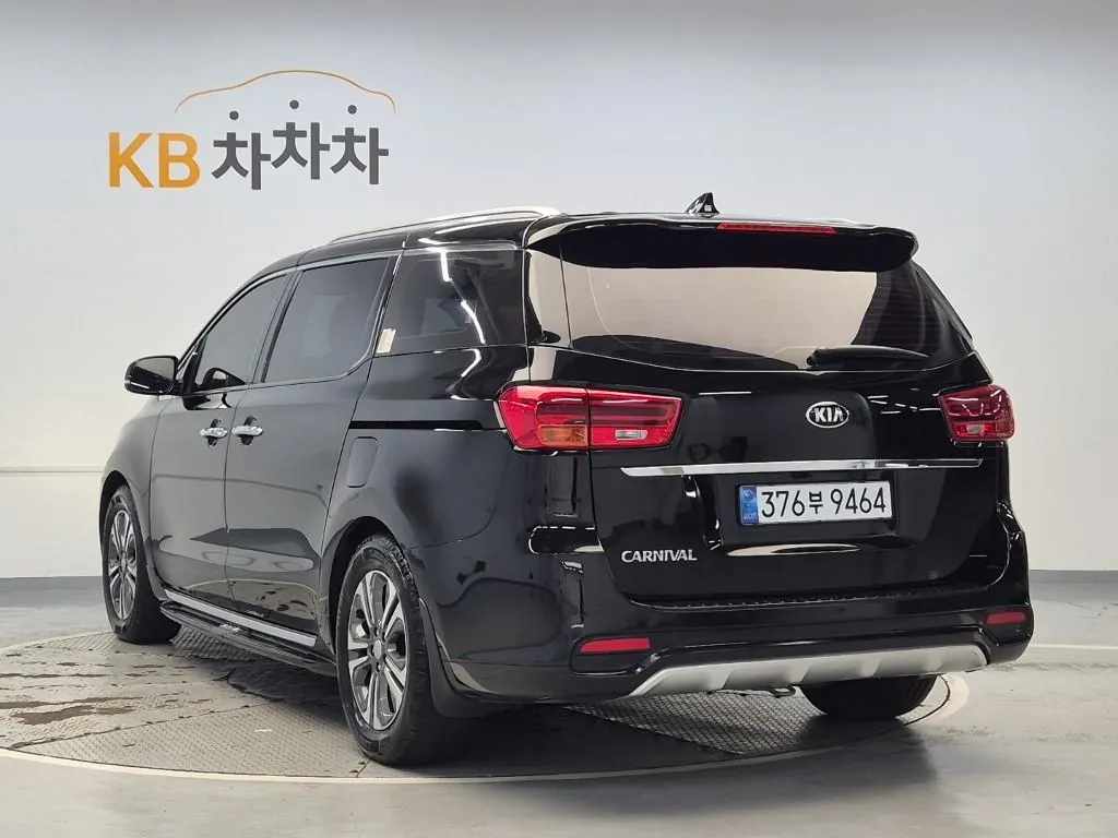 Kia Carnival 2019 photo 2