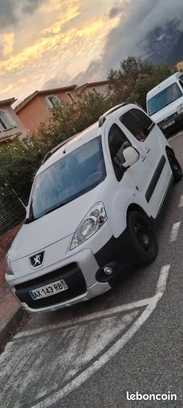 Peugeot Partner 2010 photo 2