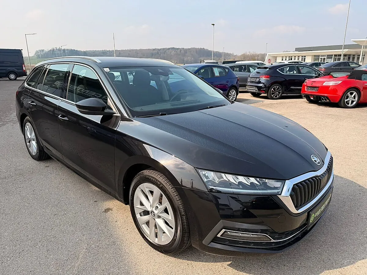 Skoda Octavia 2021 photo 3